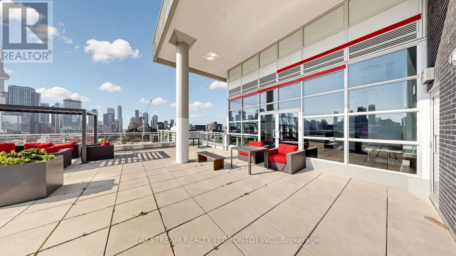 #708 10 WILLISON SQUARE - 43