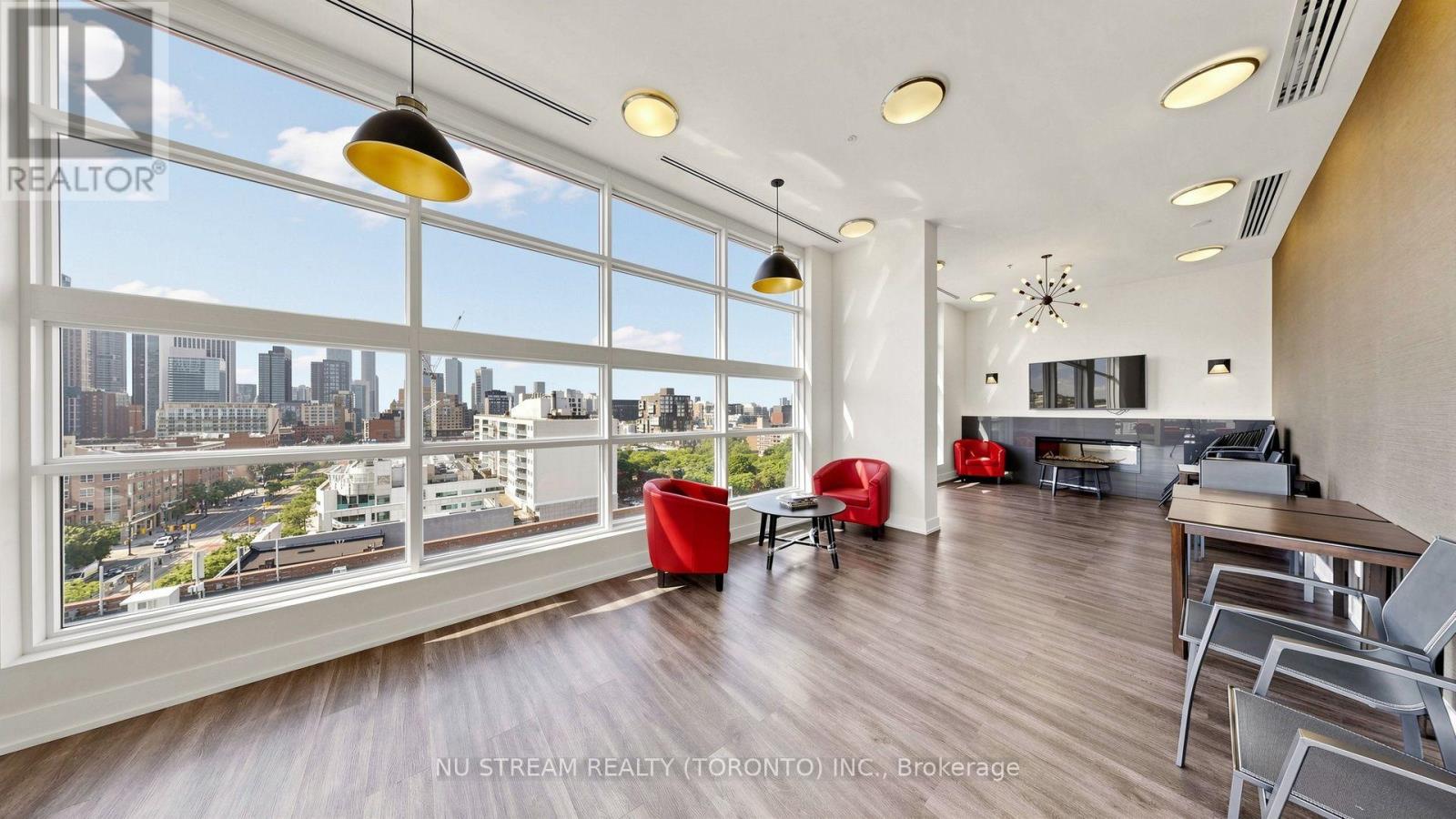 #708 10 WILLISON SQUARE - 42