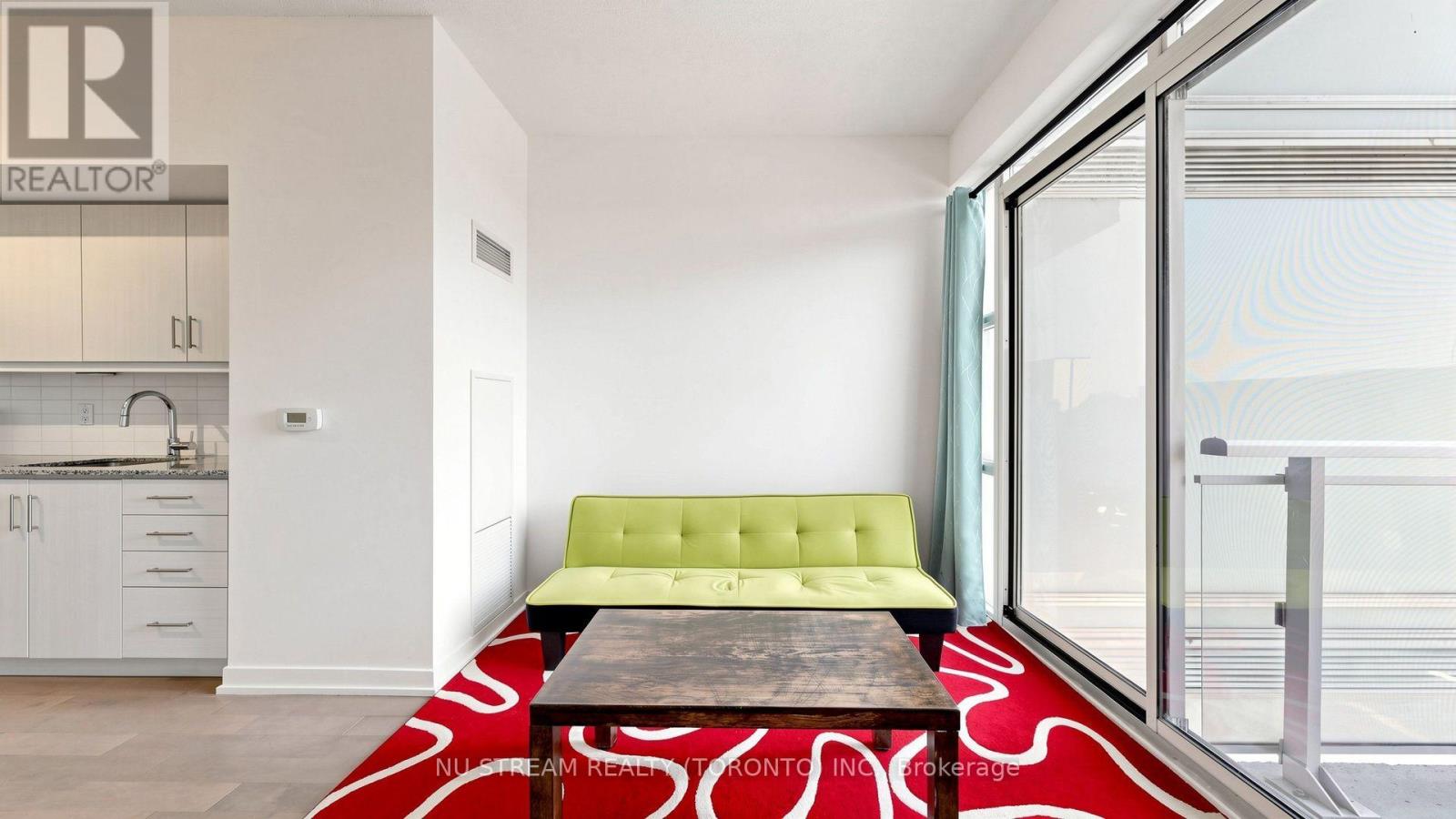 #708 10 WILLISON SQUARE - 9