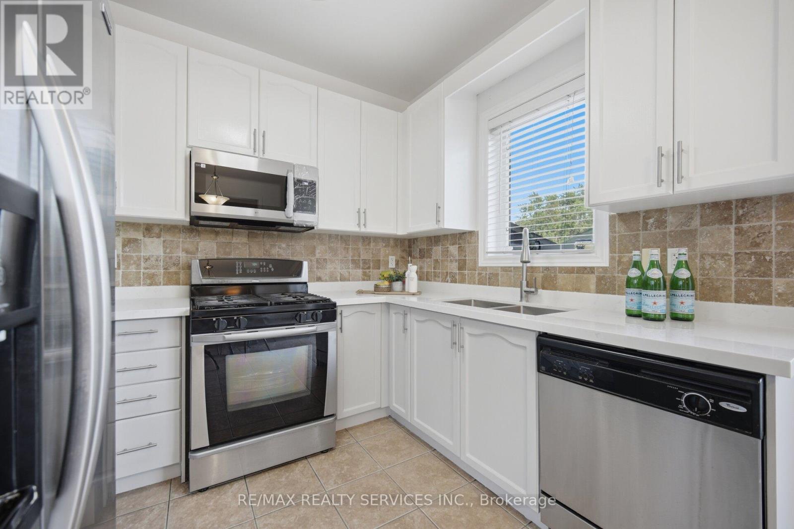 157 FATHER TOBIN ROAD - 16