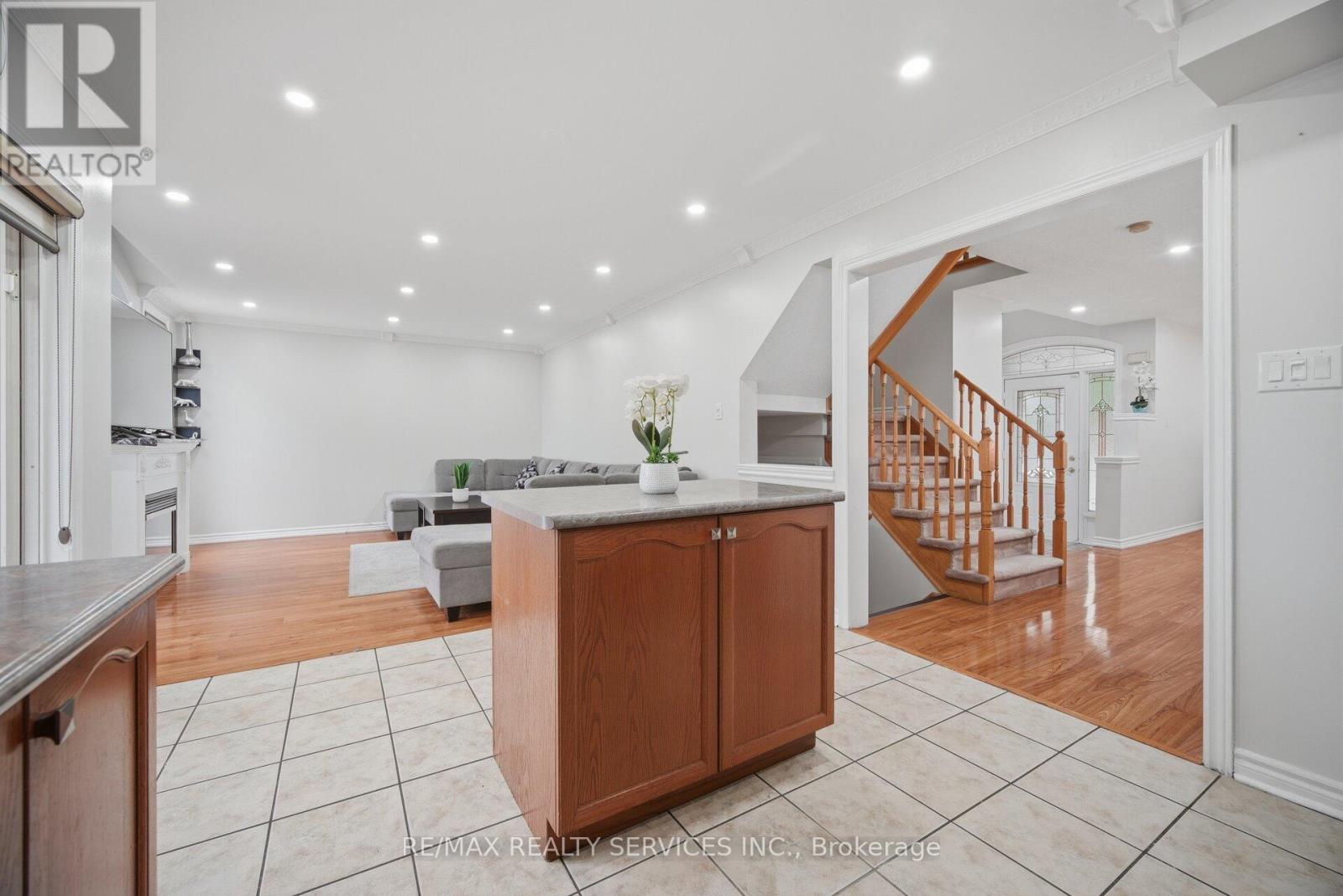 44 BRAMBIRCH CRESCENT - 15