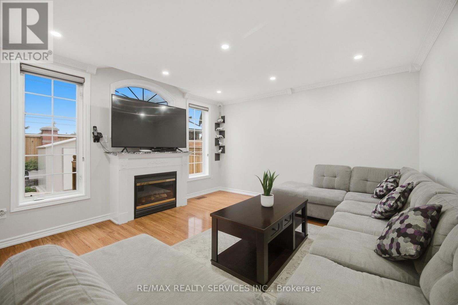 44 BRAMBIRCH CRESCENT - 18