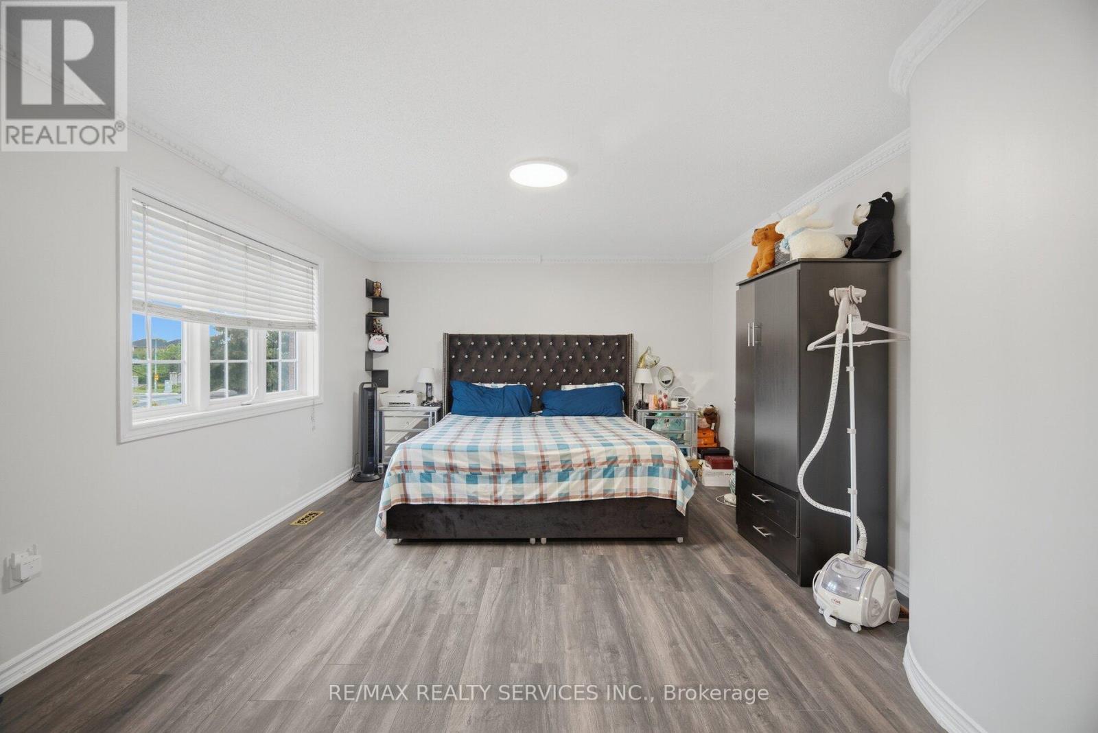 44 BRAMBIRCH CRESCENT - 23