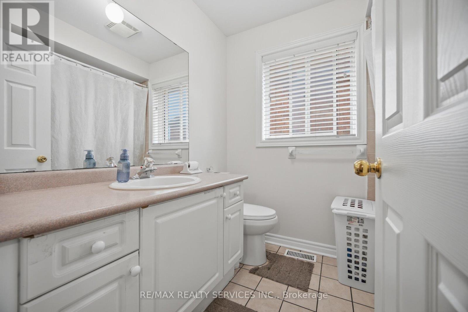 44 BRAMBIRCH CRESCENT - 27