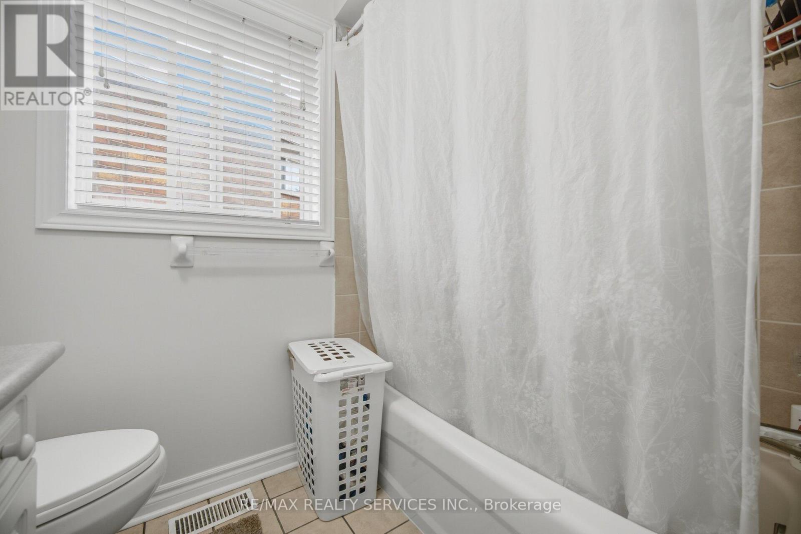 44 BRAMBIRCH CRESCENT - 28