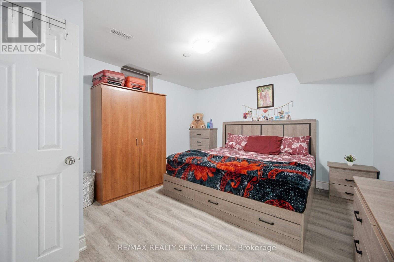 44 BRAMBIRCH CRESCENT - 36