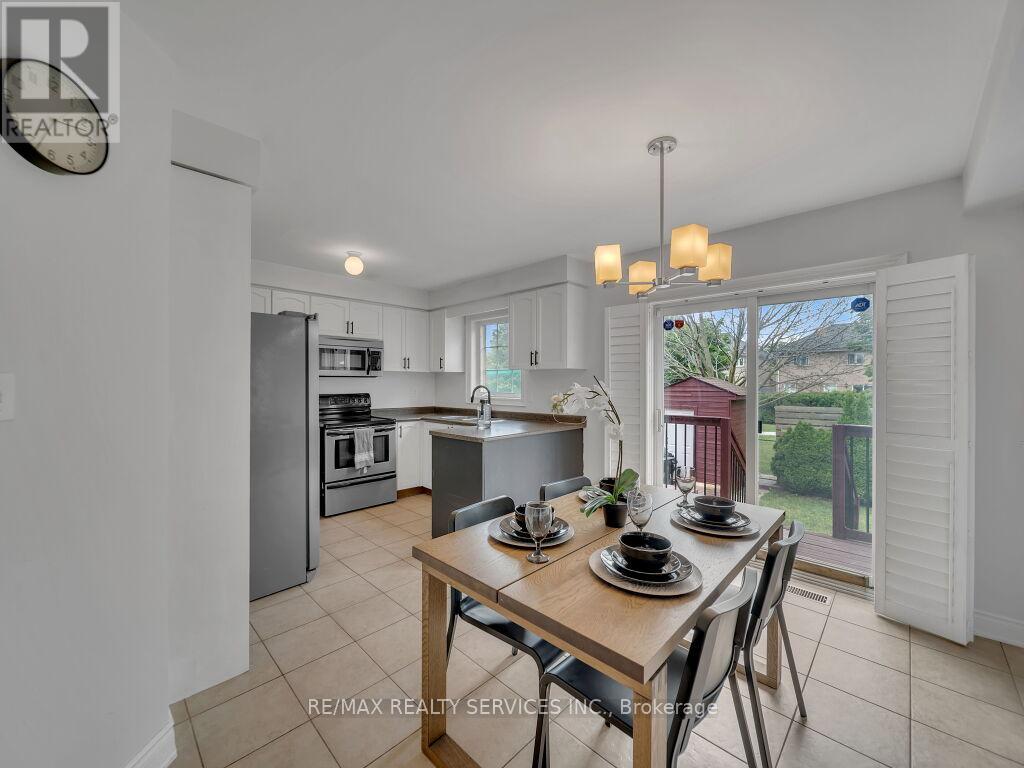 122 DELLS CRESCENT - 14