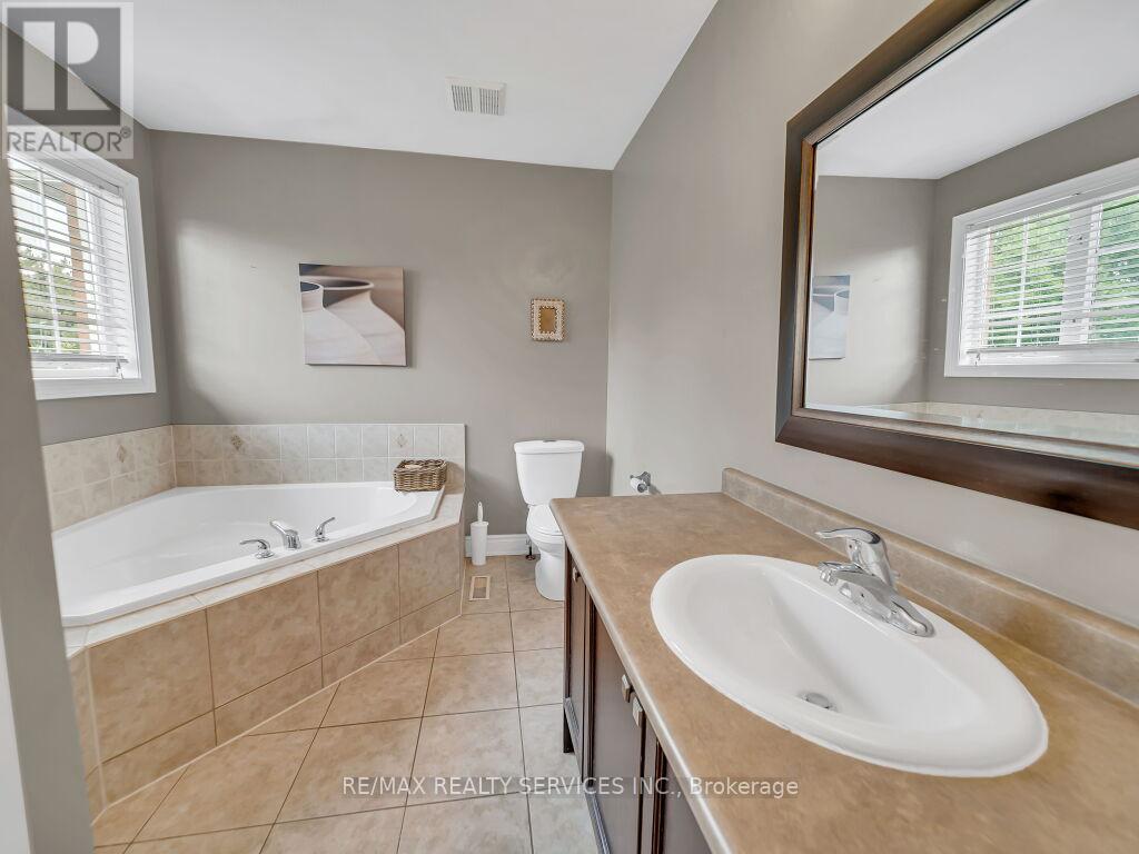 122 DELLS CRESCENT - 22