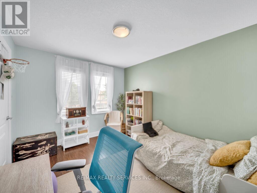 122 DELLS CRESCENT - 25