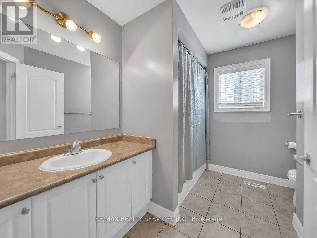 122 DELLS CRESCENT - 28