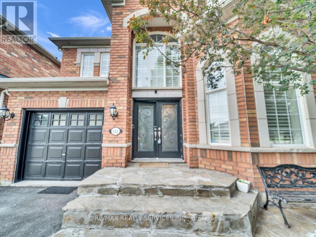 122 DELLS CRESCENT - 3