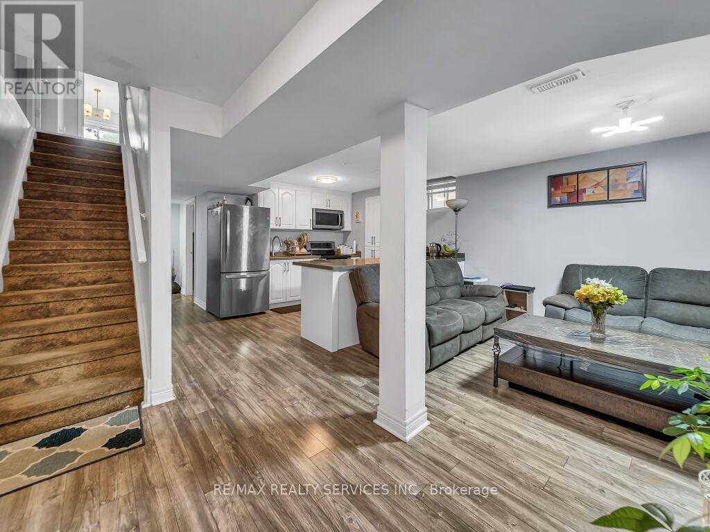 122 DELLS CRESCENT - 30