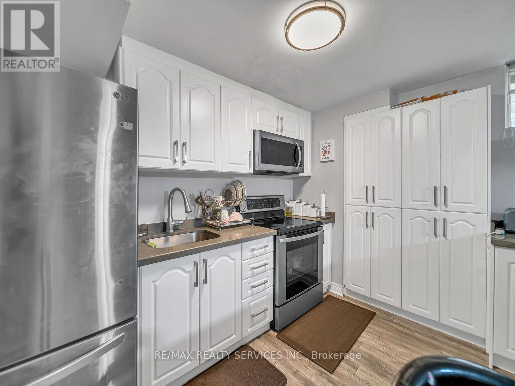 122 DELLS CRESCENT - 36