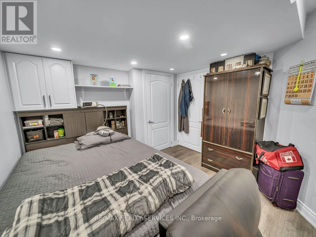 122 DELLS CRESCENT - 40