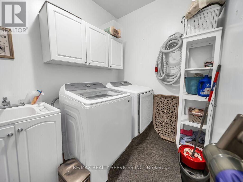 122 DELLS CRESCENT - 42