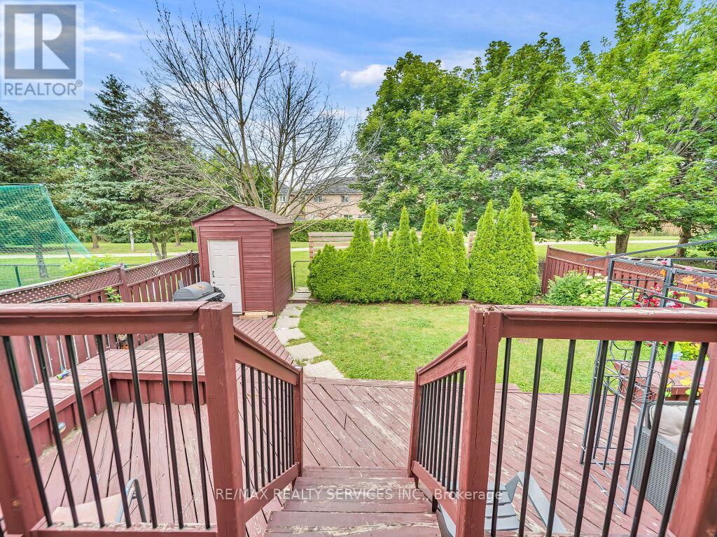 122 DELLS CRESCENT - 43