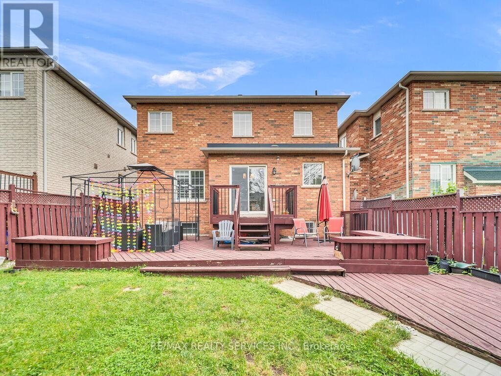 122 DELLS CRESCENT - 44