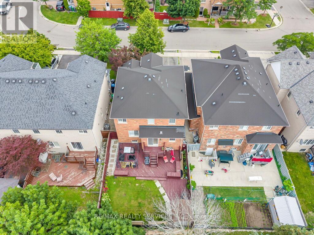 122 DELLS CRESCENT - 46