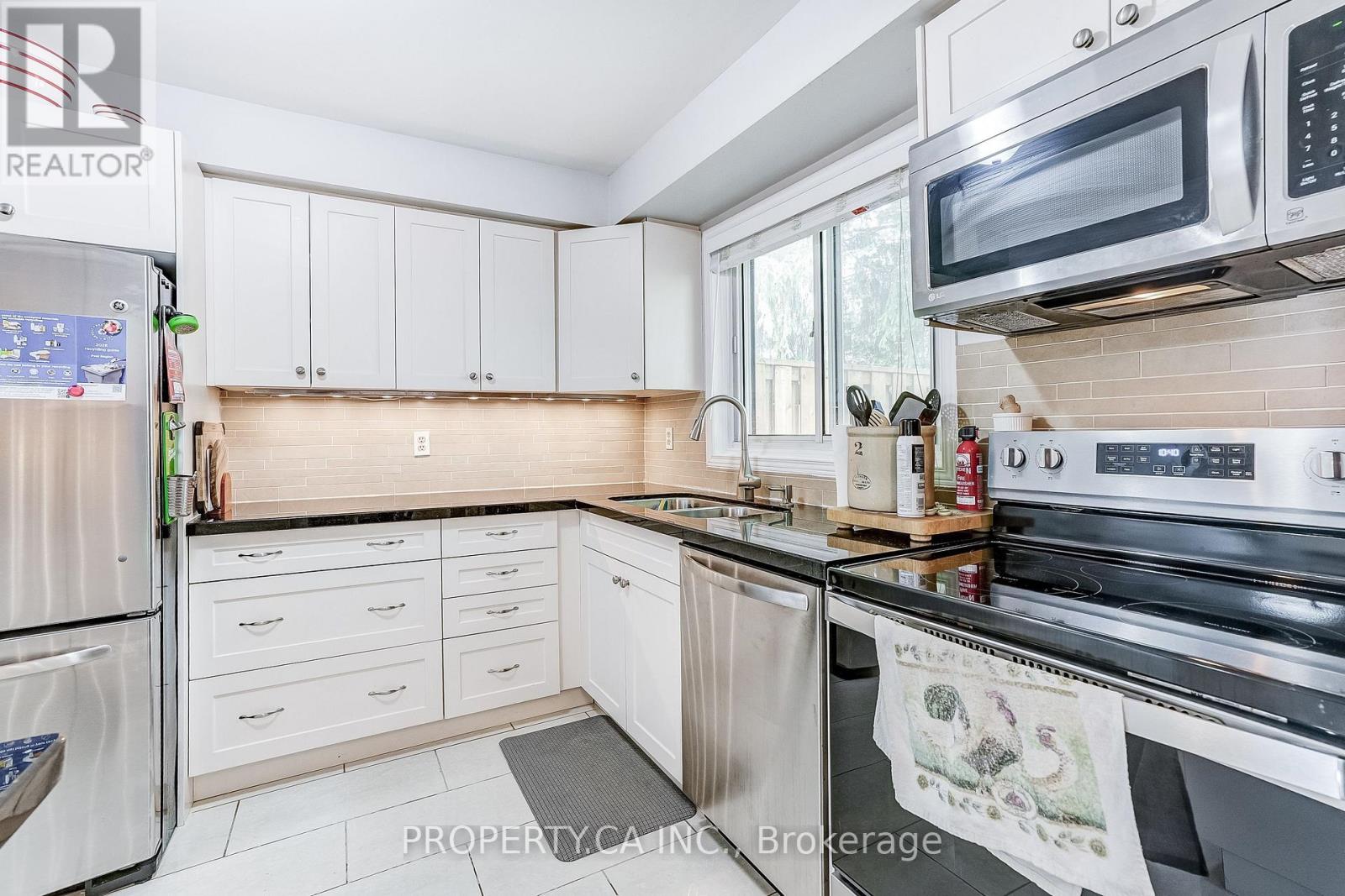 #32 1050 SHAWNMARR ROAD - 12