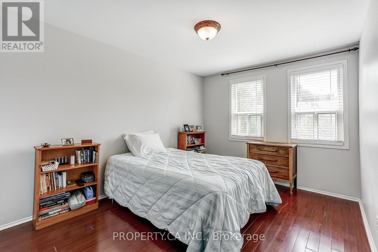 #32 1050 SHAWNMARR ROAD - 18