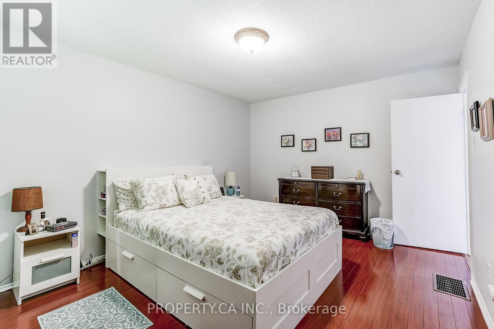 #32 1050 SHAWNMARR ROAD - 21