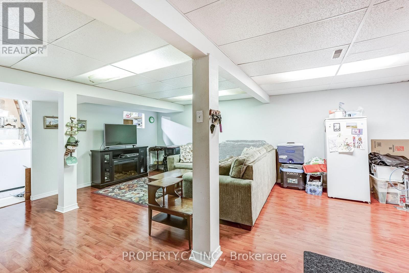 #32 1050 SHAWNMARR ROAD - 23