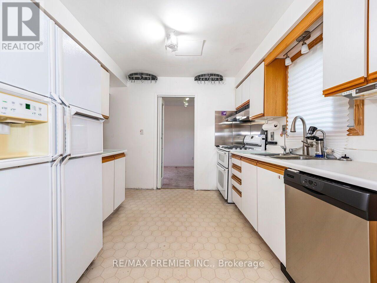 28 EMELINE STREET - 10