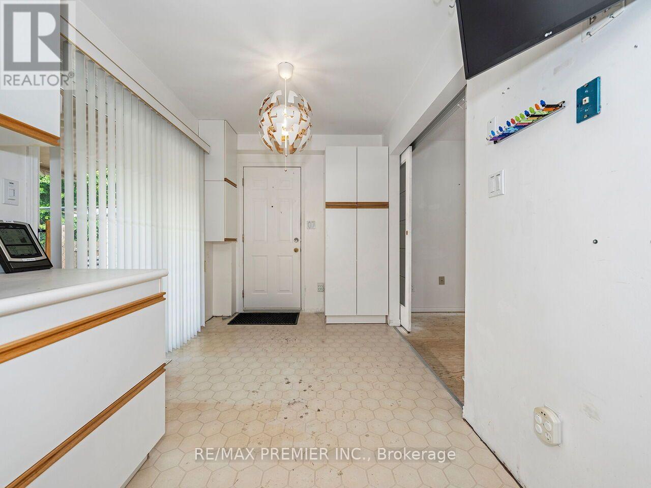 28 EMELINE STREET - 14