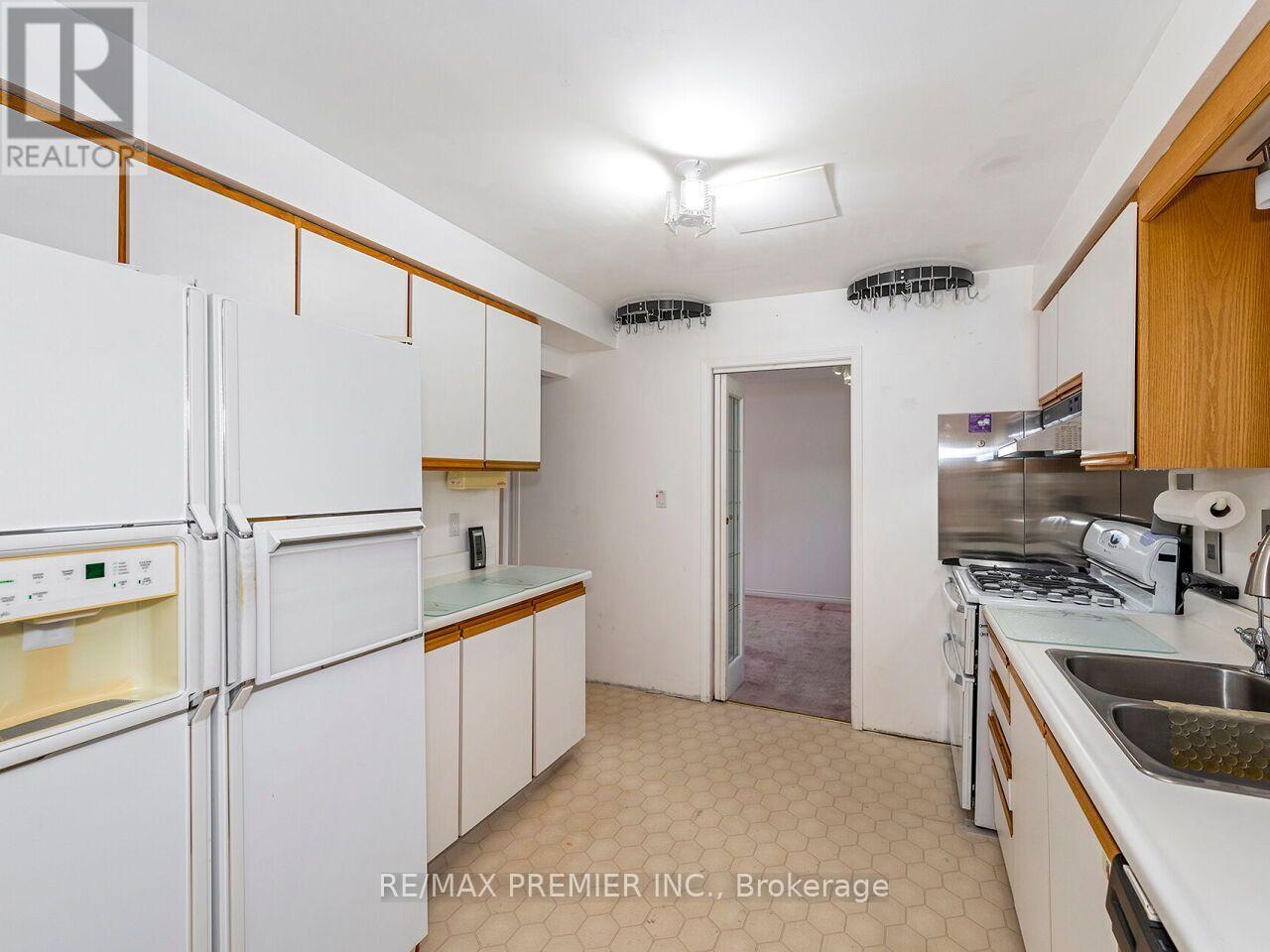 28 EMELINE STREET - 16