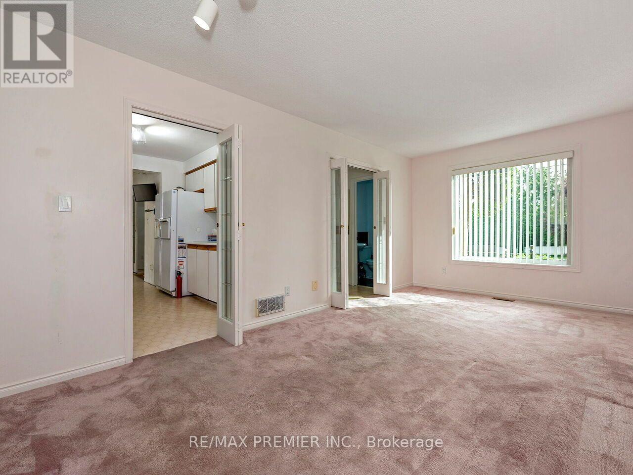 28 EMELINE STREET - 17