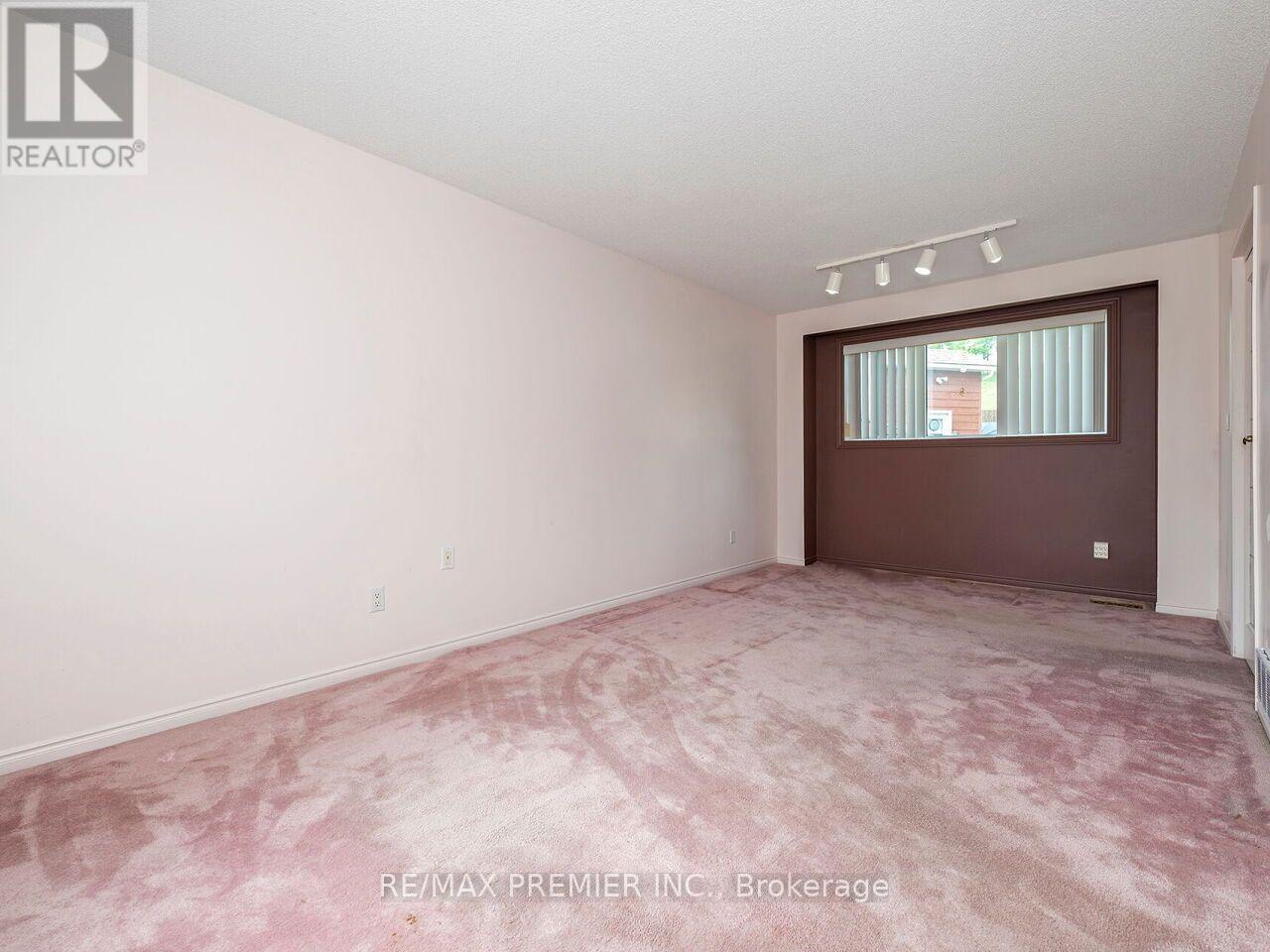 28 EMELINE STREET - 20