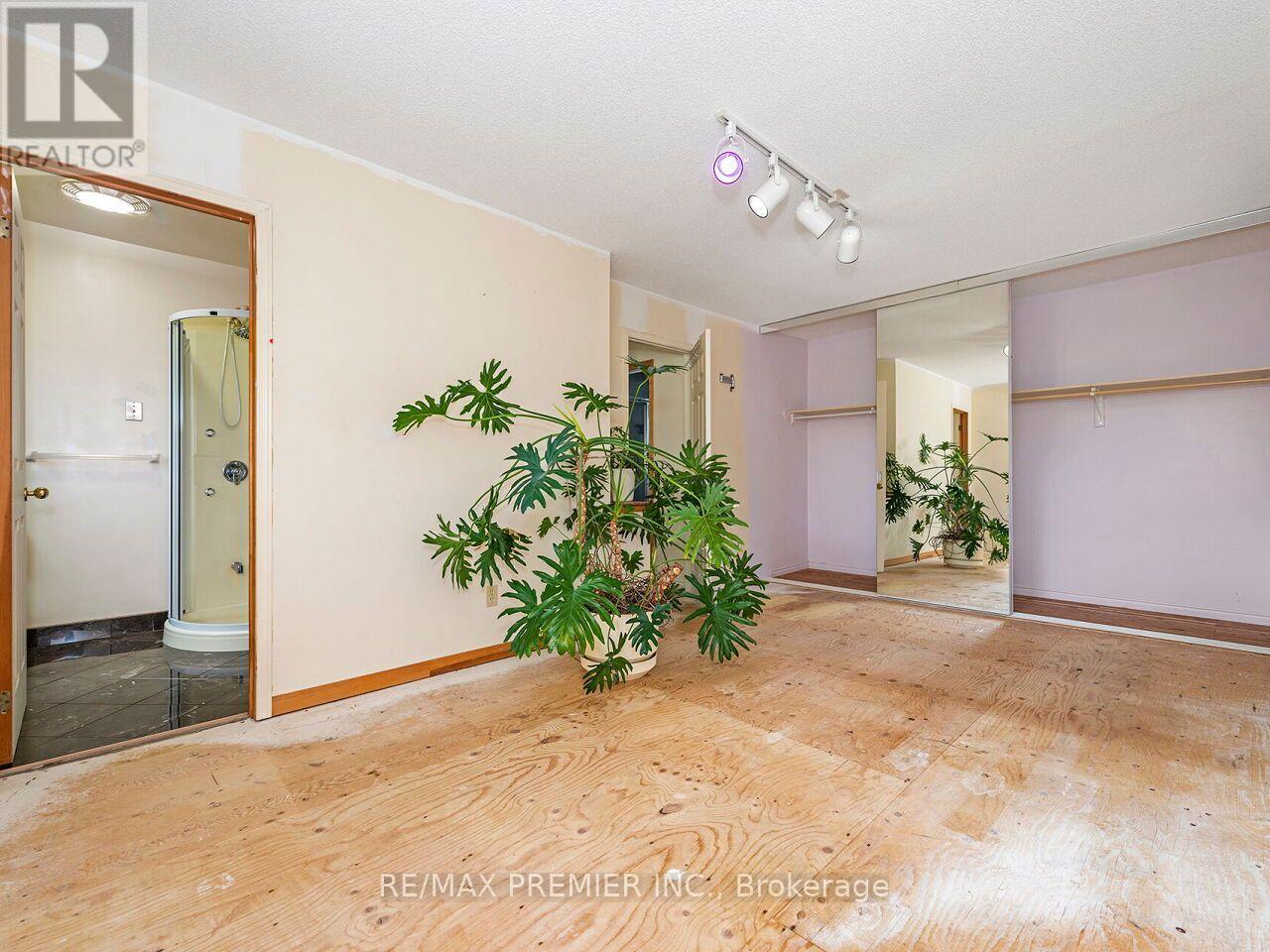 28 EMELINE STREET - 26