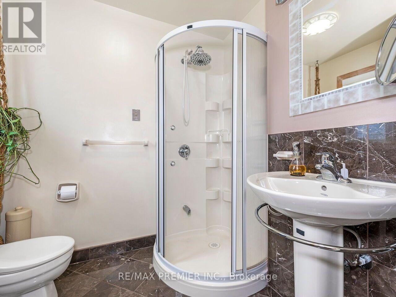28 EMELINE STREET - 27