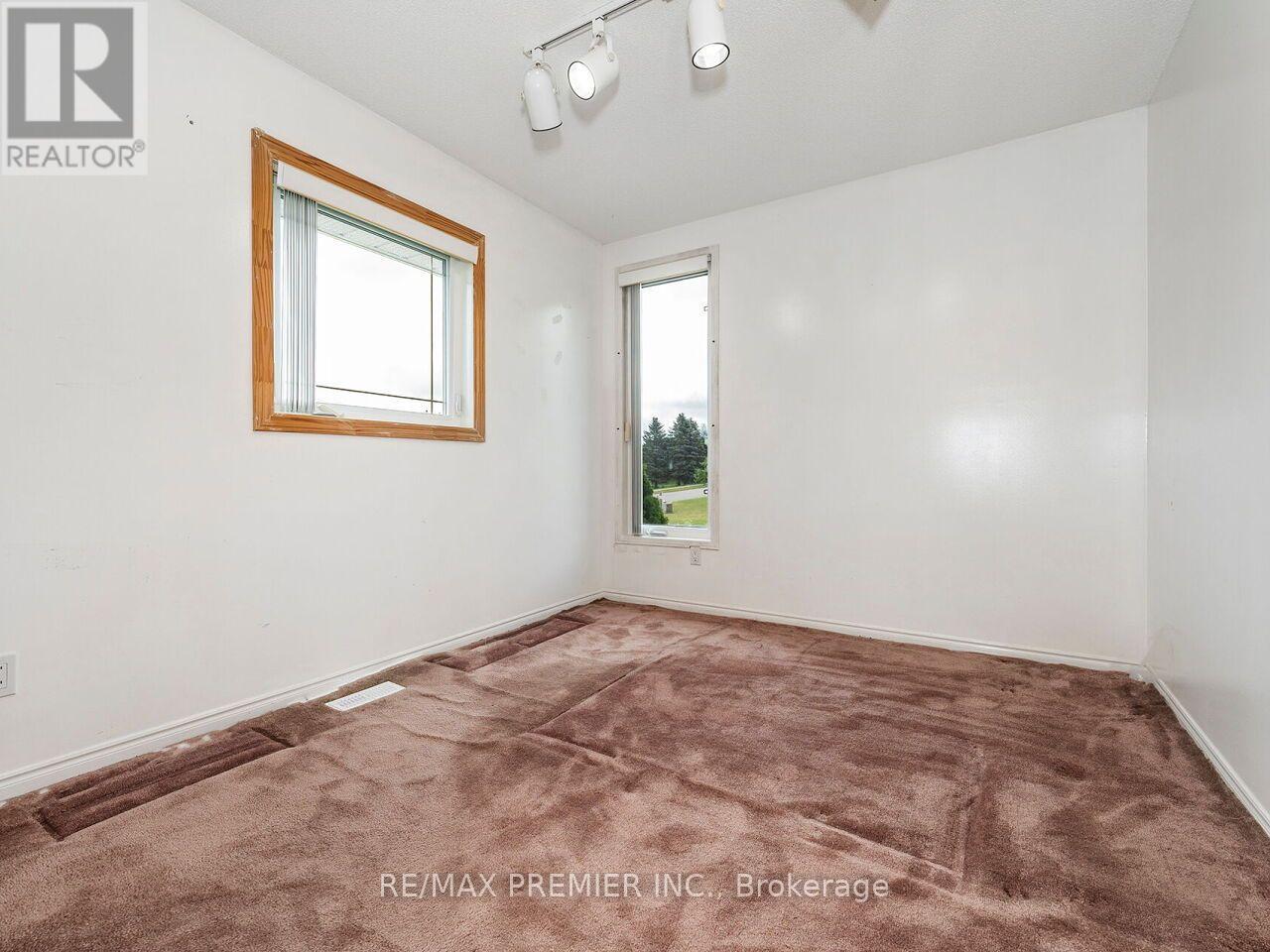 28 EMELINE STREET - 32