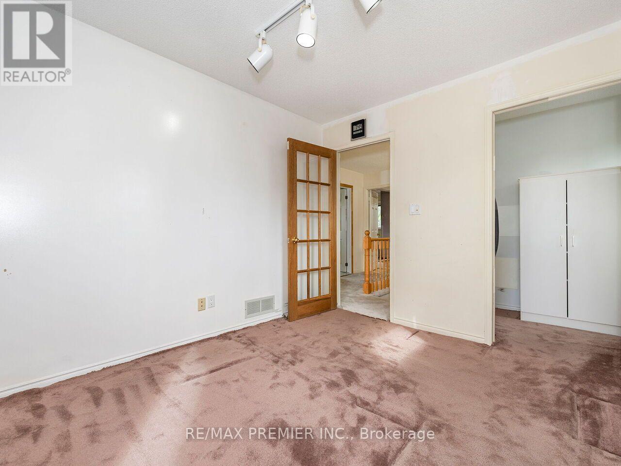 28 EMELINE STREET - 33