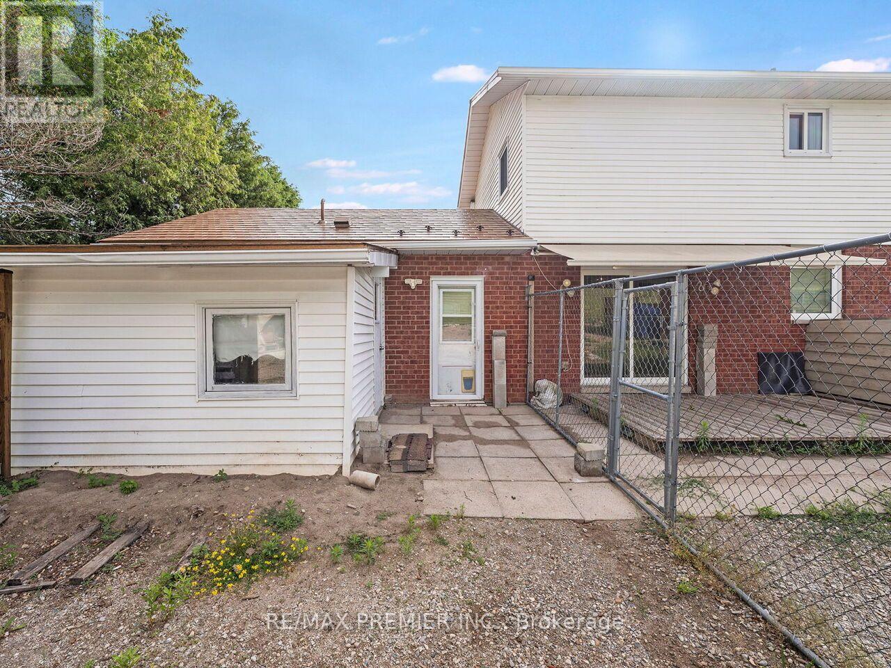 28 EMELINE STREET - 34