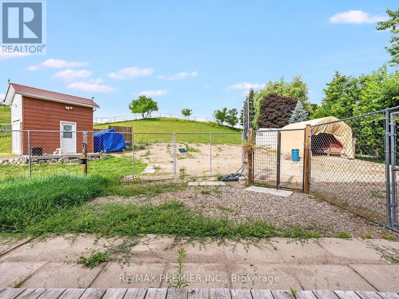 28 EMELINE STREET - 36