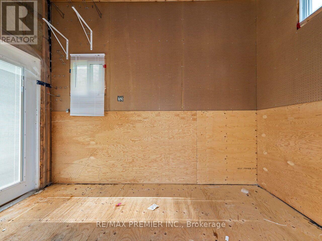 28 EMELINE STREET - 44