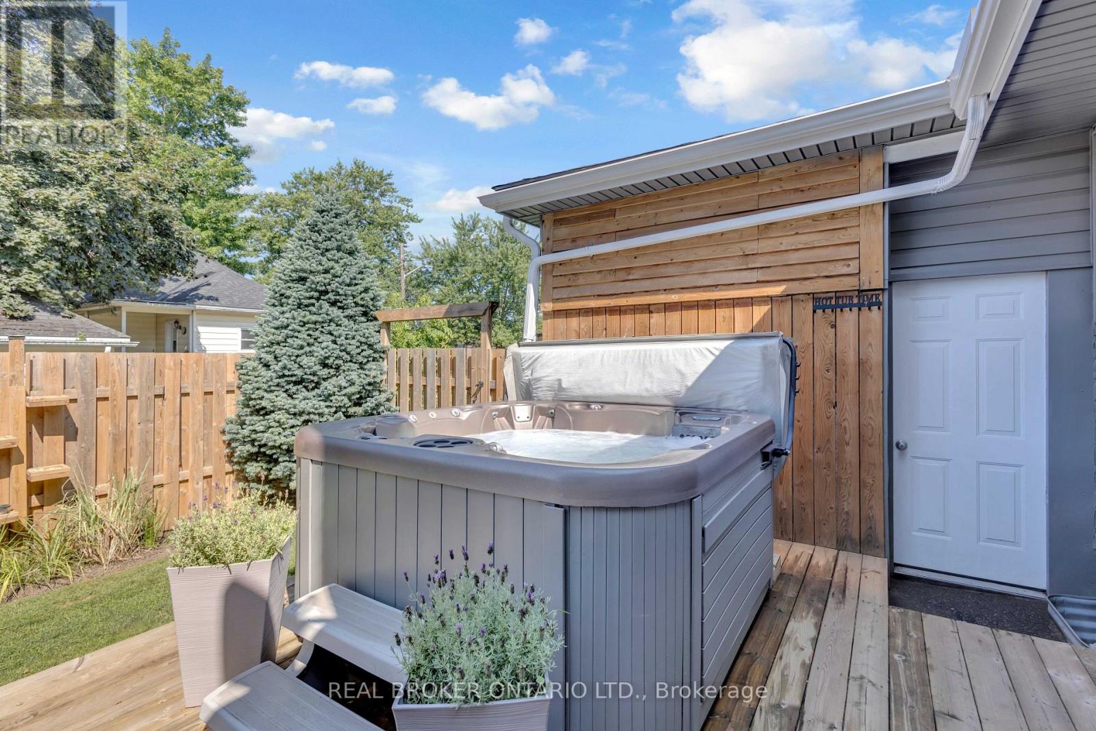 46 DUFFERIN STREET - 21