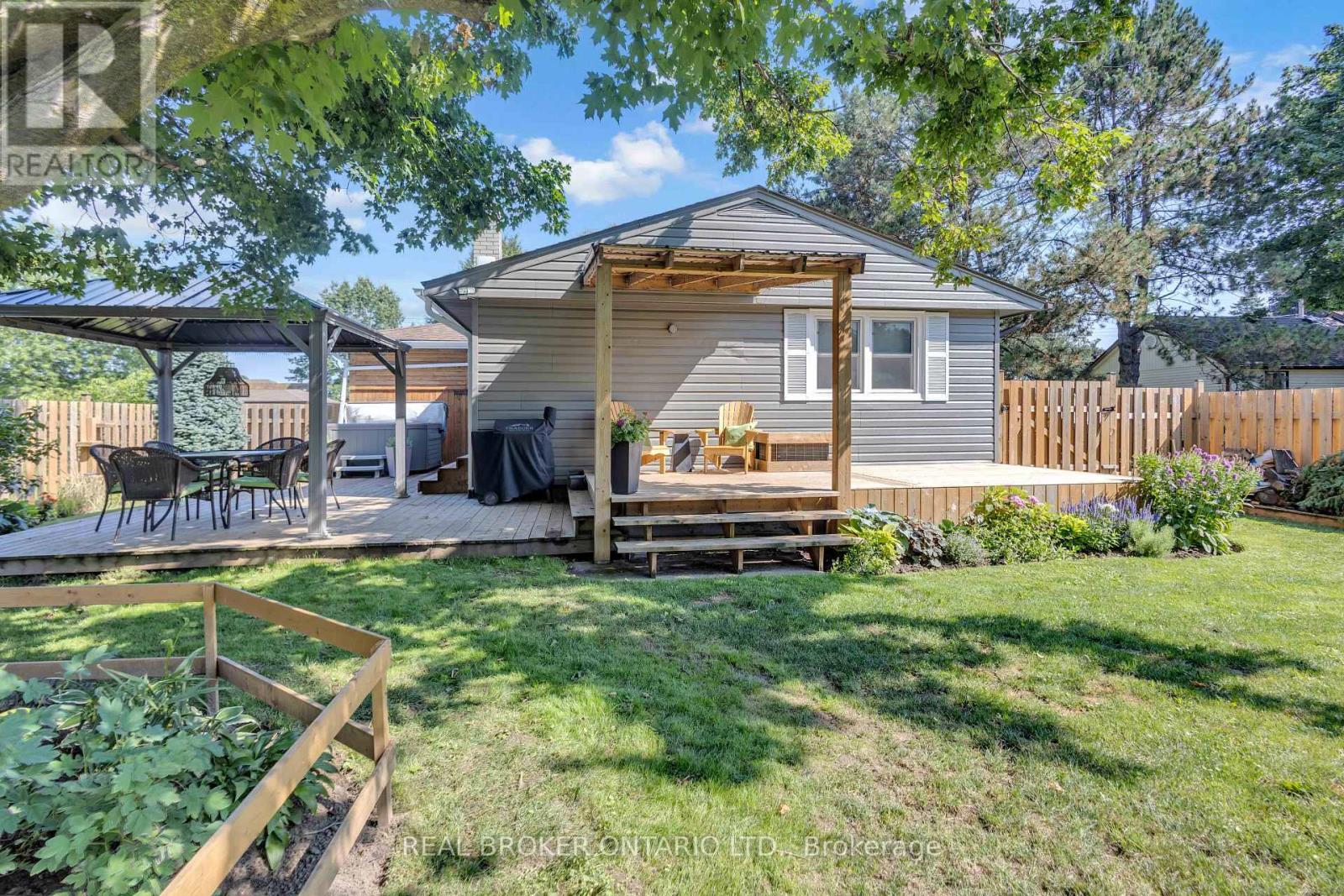 46 DUFFERIN STREET - 23