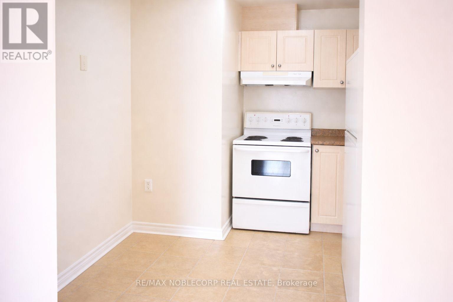 #901 64 BENTON STREET - 4