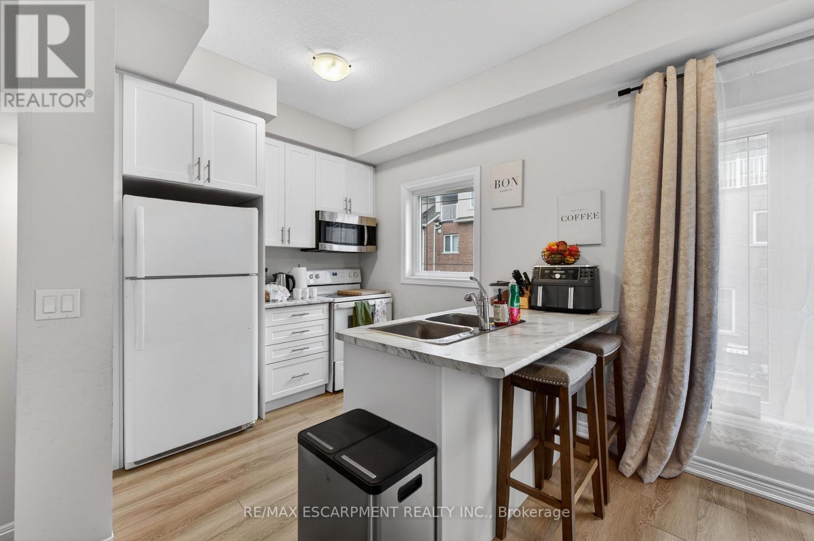 #13 19 PICARDY DRIVE - 14