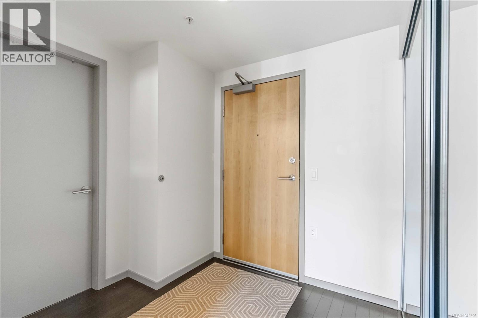 #304 834 Johnson St - 4