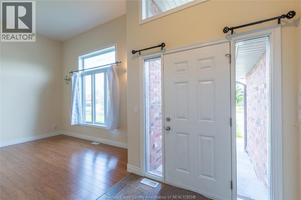 1364 MATTHEW CRESCENT - 2