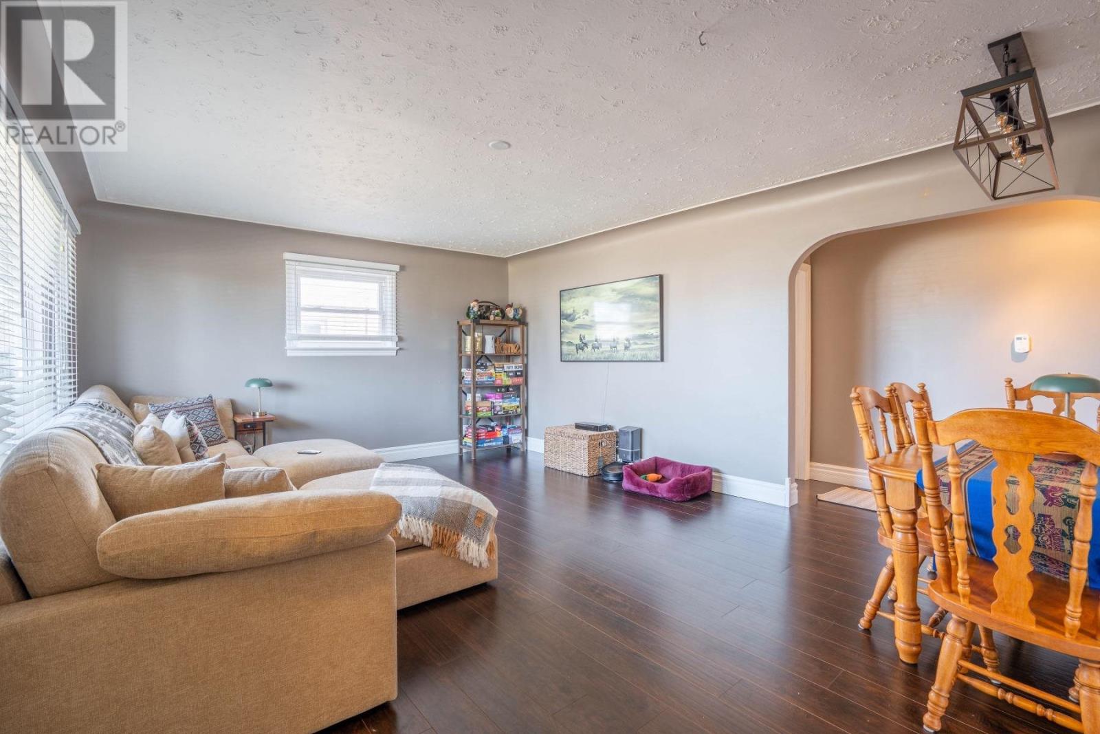 549 Morrison AVE - 4