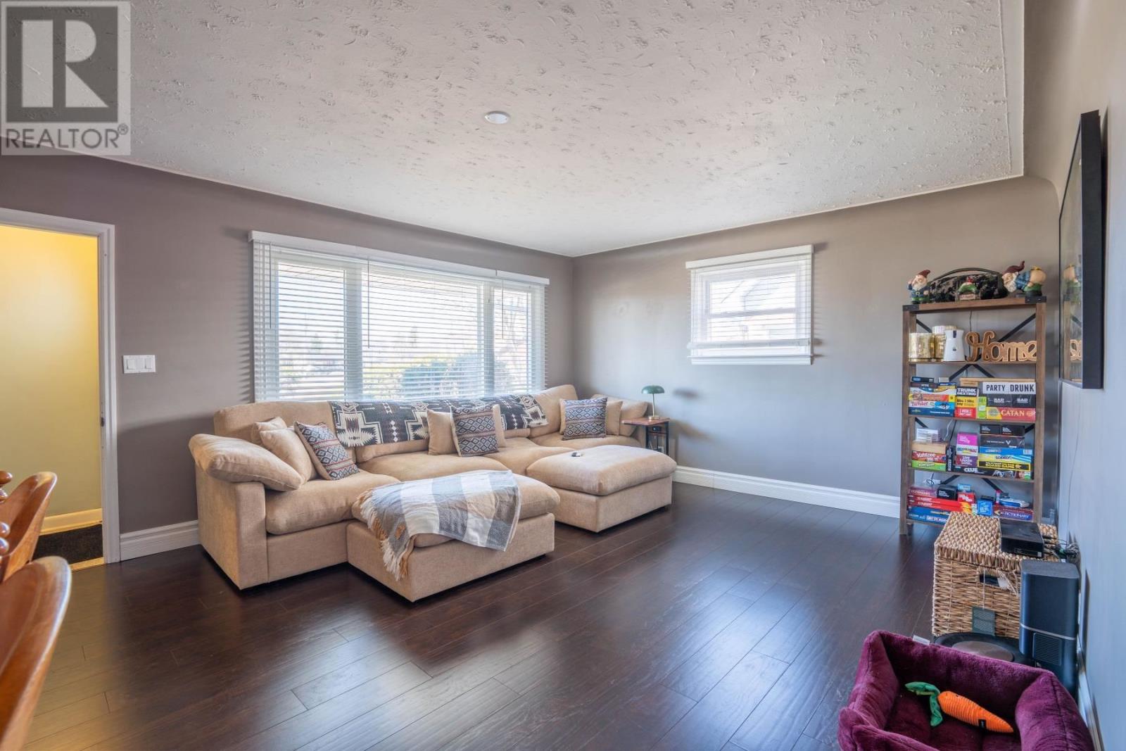 549 Morrison AVE - 5