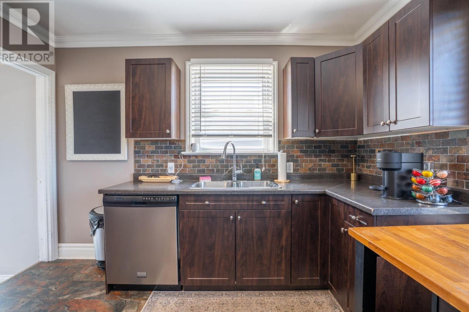 549 Morrison AVE - 9