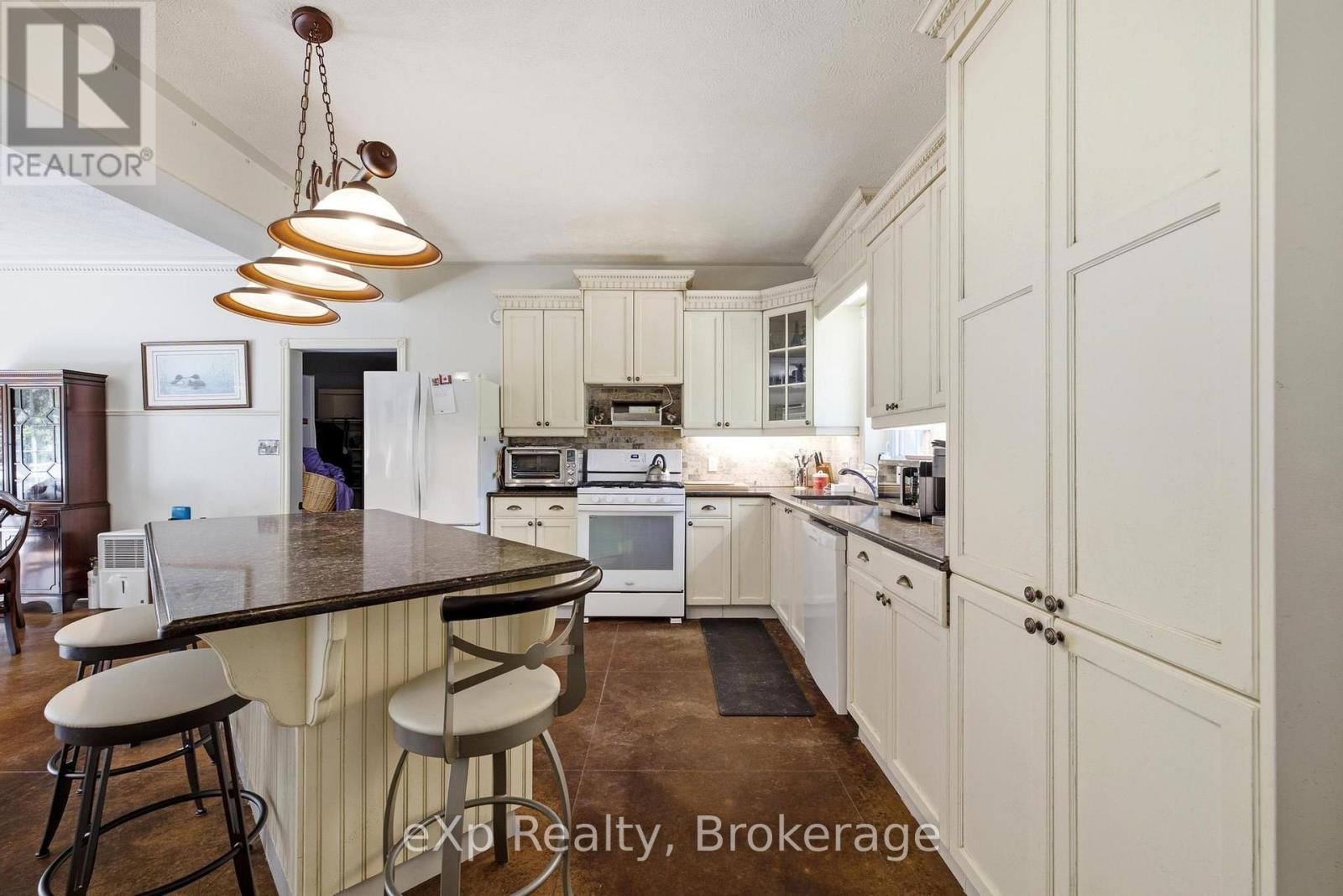 212629 SOUTHGATE 21 SIDE ROAD - 10