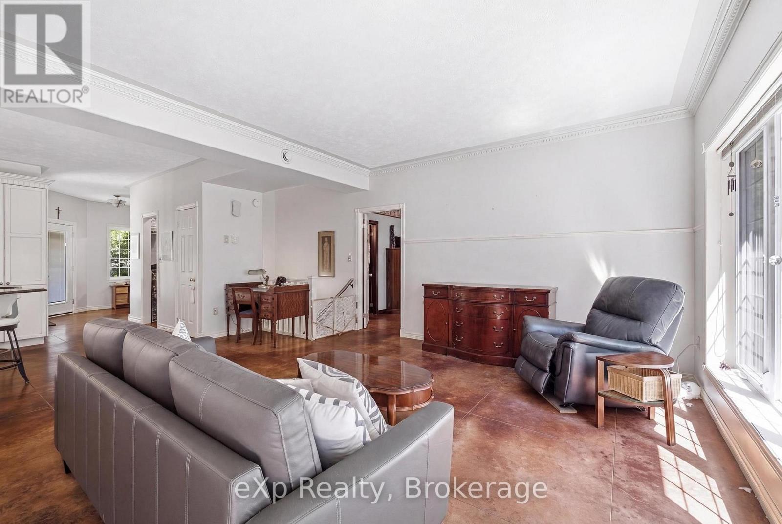 212629 SOUTHGATE 21 SIDE ROAD - 11