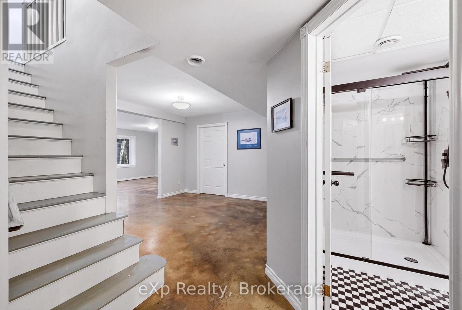 212629 SOUTHGATE 21 SIDE ROAD - 24